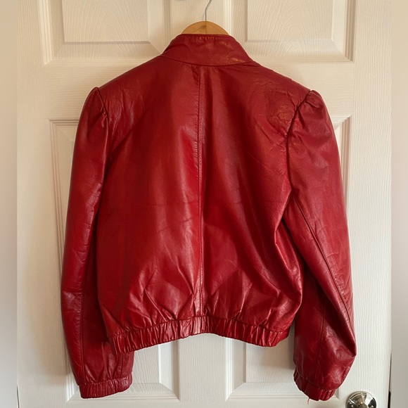 Vintage Ada women’s red leather jacket. Classic 1980s excellent condition. - Picture 9 of 15